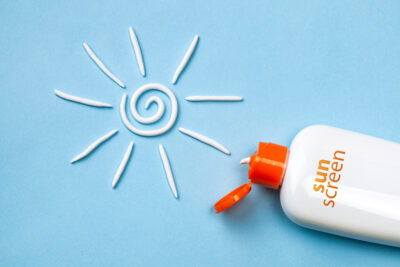 Tips Memilih Sunscreen yang Aman untuk Kulit Sensitif